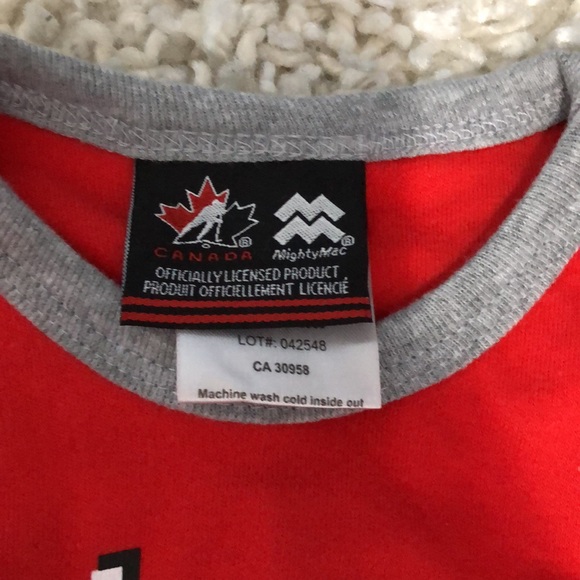 NWT 18 Month Canada Body Suit - Picture 4 of 7